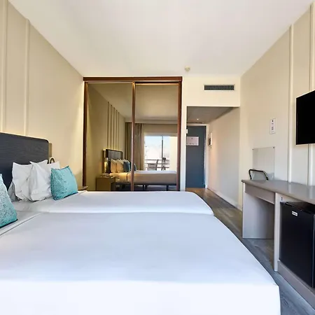 ホテル Tryp By Wyndham Lisboa Caparica Mar