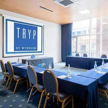 ホテル Tryp By Wyndham Lisboa Caparica Mar 4*
