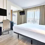 Отель Tryp By Wyndham Lisboa Caparica Mar 4*