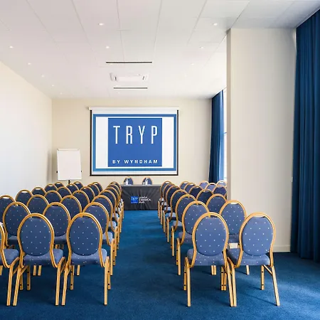 Tryp By Wyndham Lisboa Caparica Mar Hotel 4*