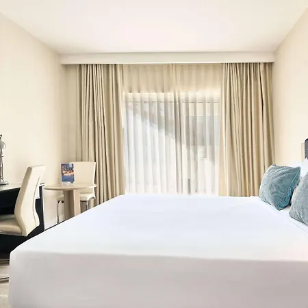 Tryp By Wyndham Lisboa Caparica Mar 4*