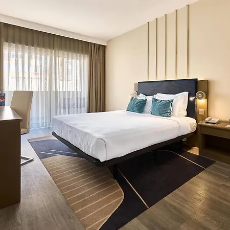 Tryp By Wyndham Lisboa Caparica Mar فندق 4*