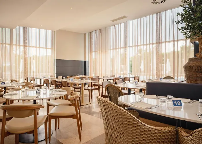 Tryp By Wyndham Lisboa Caparica Mar 4*